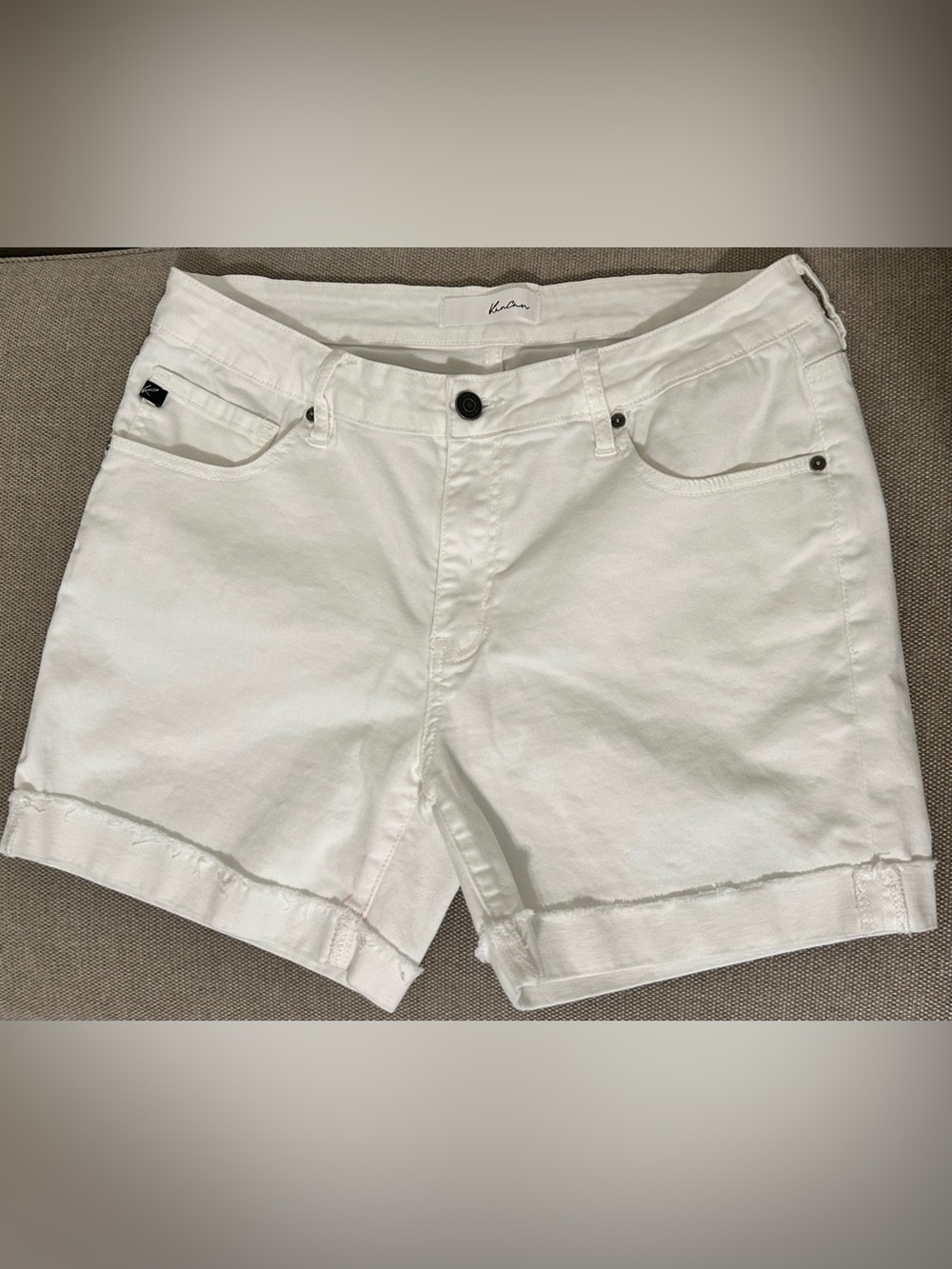 Kancan white denim frayed-cuff shorts, Size 13/30
